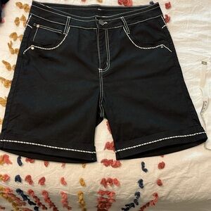 Simon Chang Black Cotton Shorts size 12